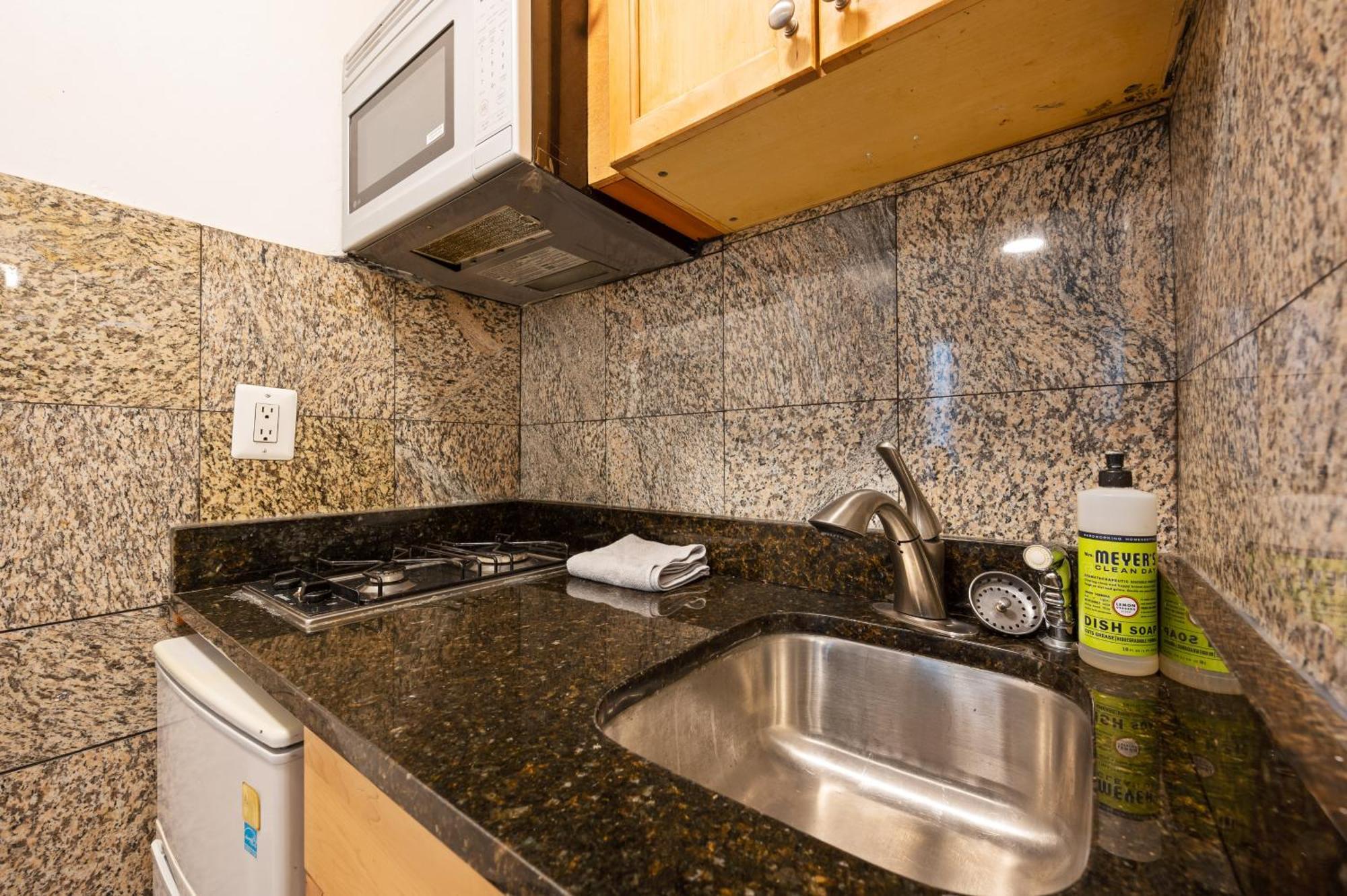 Furnished Comfy Studio In Kips Bay Apartment